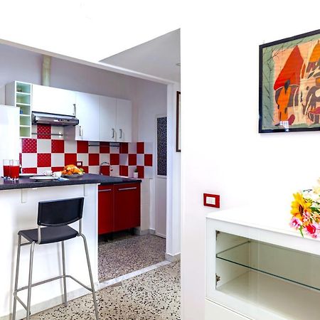 Hostly - Sant'Orsola Suite Apartment Рим Екстер'єр фото