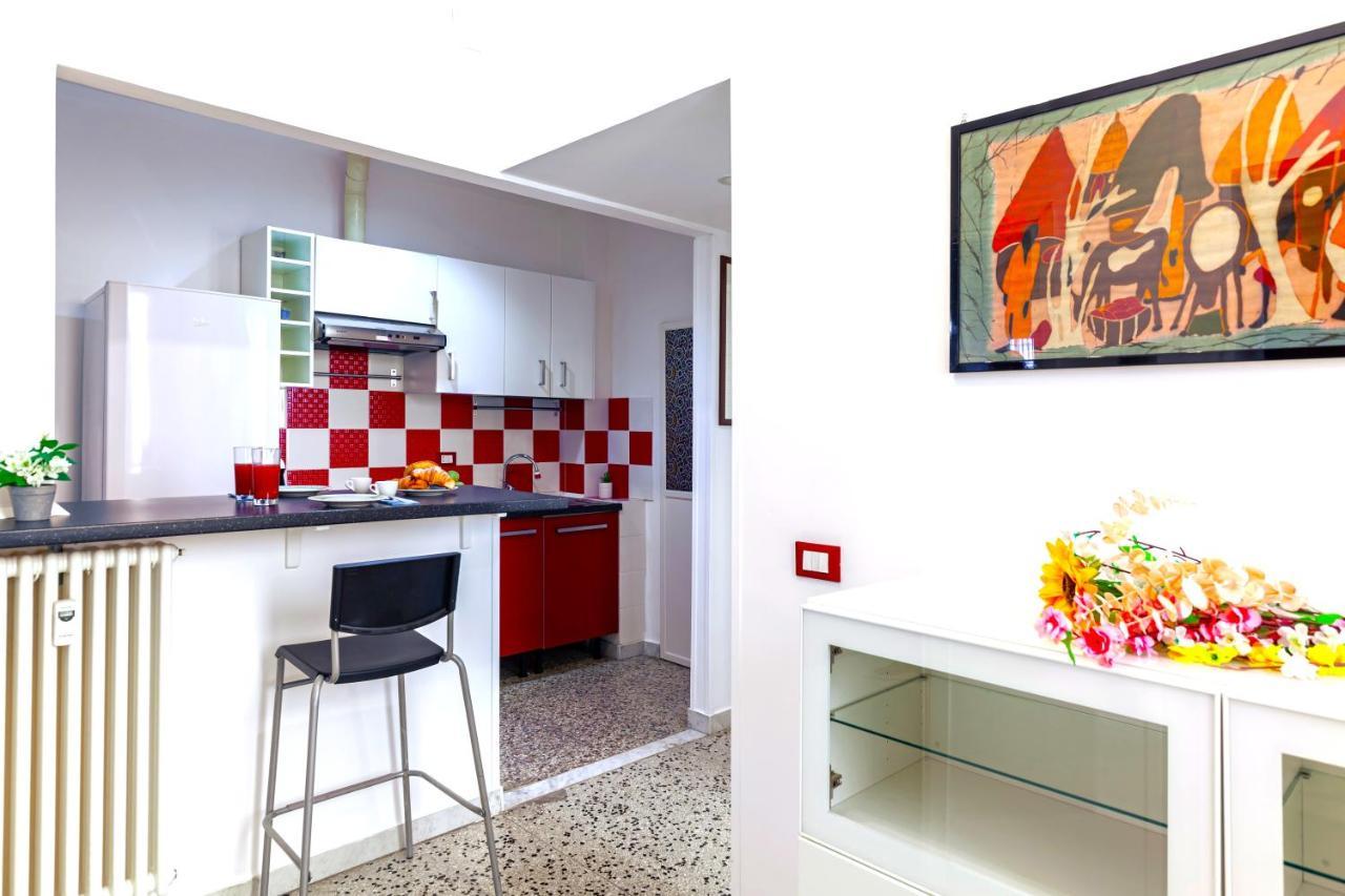 Hostly - Sant'Orsola Suite Apartment Рим Екстер'єр фото