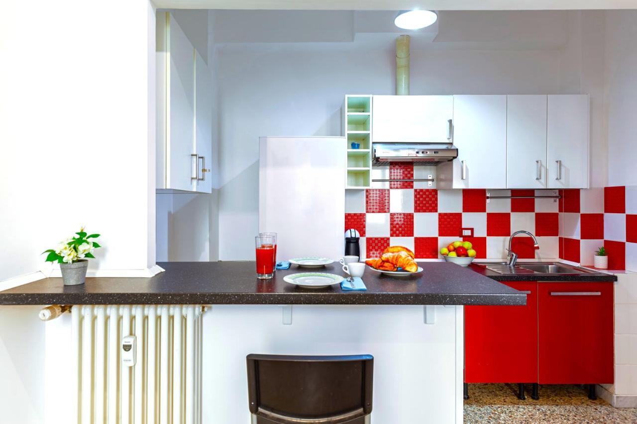 Hostly - Sant'Orsola Suite Apartment Рим Екстер'єр фото