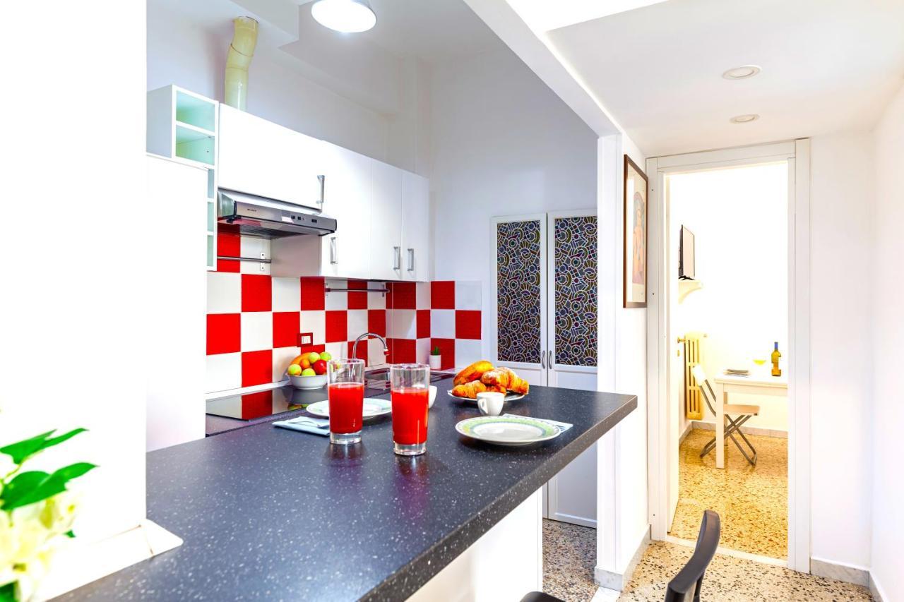 Hostly - Sant'Orsola Suite Apartment Рим Екстер'єр фото
