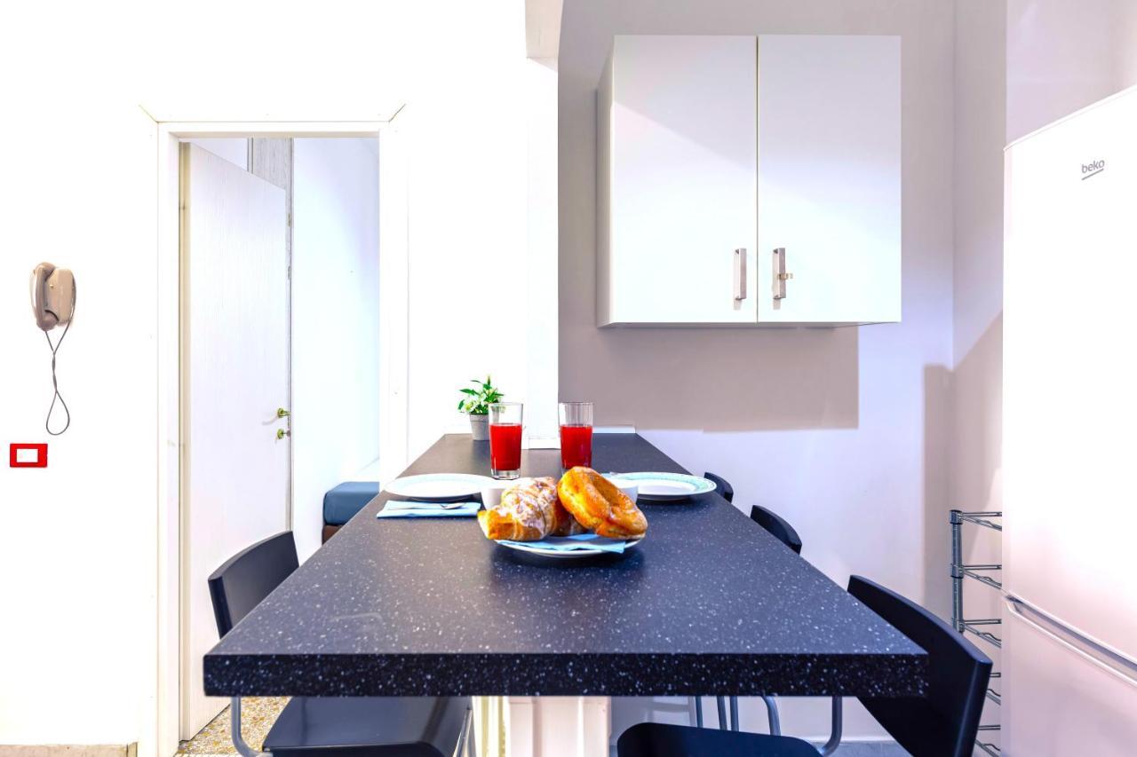 Hostly - Sant'Orsola Suite Apartment Рим Екстер'єр фото